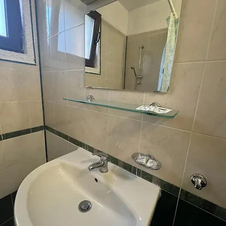 Rila With Jacuzzi & Sauna By Bookvillabg Villa Borovets