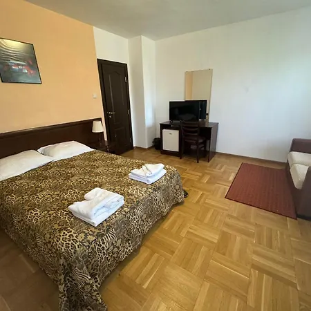Rila With Hot Pool, Jacuzzi & Sauna By Bookvillabg *