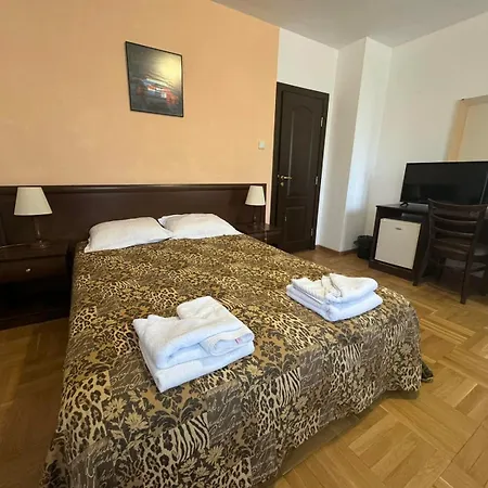 Rila With Jacuzzi & Sauna By Bookvillabg Borovets